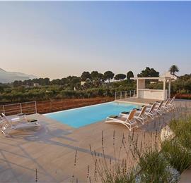4 bedroom villa with pool, Castellammare del Golfo, sleeps 8-10
